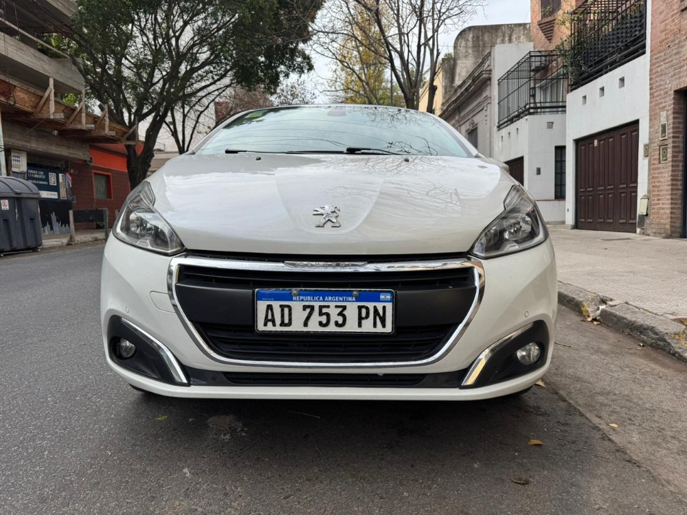 Peugeot 208 Feline — foto 5